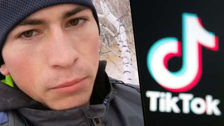 TikTok arreglará Internet a un estudiante que solo puede conectarse a sus clases en línea subido a un abedul