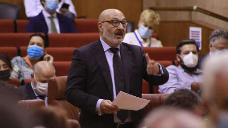"A tomar por culo": La violenta reacción de un político ultraderechista español contra la presidenta de un Parlamento regional (VIDEO)