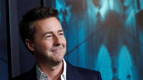 Edward Norton acusa a Trump de retrasar la transición de poder para intentar evitar el "multidimensional peligro legal" en el que se encuentra