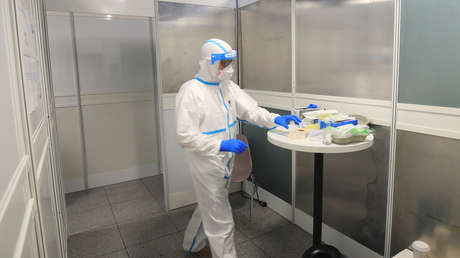 Un médico que aplicó inyección letal a dos pacientes graves de covid-19 es investigado por la Policía en Alemania