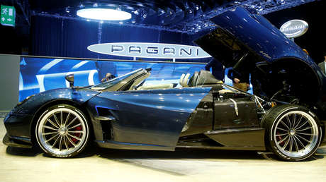 Un joven 'youtuber' estrella contra un árbol un exclusivo superdeportivo de 3,4 millones de dólares de su padre (FOTOS, VIDEO)