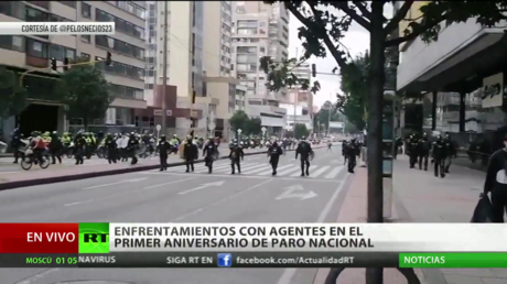 Enfrentamientos con agentes en el primer aniversario del paro nacional del 2019 en Colombia