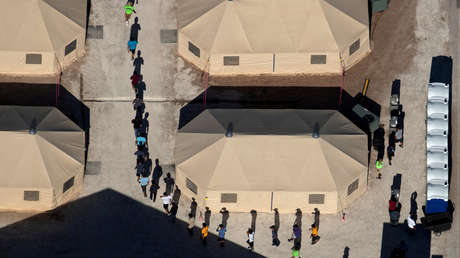 Un juez ordena a la Administración Trump dejar de expulsar a los niños que cruzan la frontera sur solos