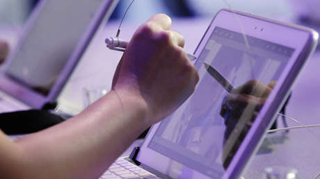 Sexismo, discriminación y ataques a su aspecto físico: la violencia digital que se multiplica contra las periodistas en América Latina