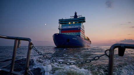 El rompehielos ruso Árktika, capaz de navegar por hielos de 3 metros de espesor, termina su primera misión