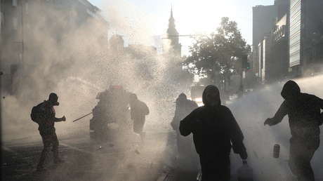 Chilenos protagonizan una nueva jornada de protestas por la liberación de los detenidos durante el estallido social