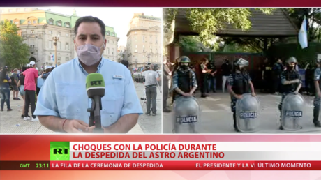 El velorio de Maradona acaba en caos tras el despeje de las avenidas cercanas a la Casa Rosada