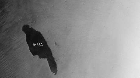 Nuevas imágenes muestran que el iceberg más grande del mundo podría esquivar un santuario de pingüinos y focas del Atlántico Sur