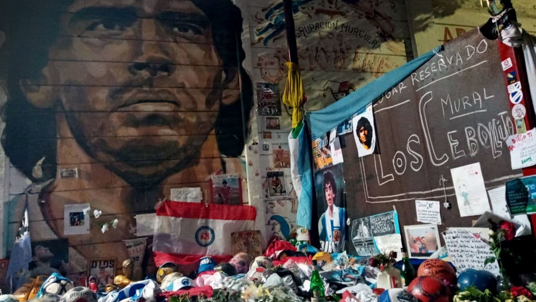 "El Diego vive en nosotros": Los rituales y el endiosamiento a Maradona en Argentina