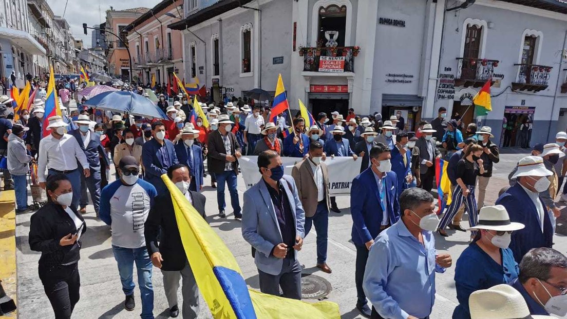 Alcaldes de Ecuador marchan en Quito contra el recorte presupuestario y la deuda del Gobierno de Moreno con los municipios