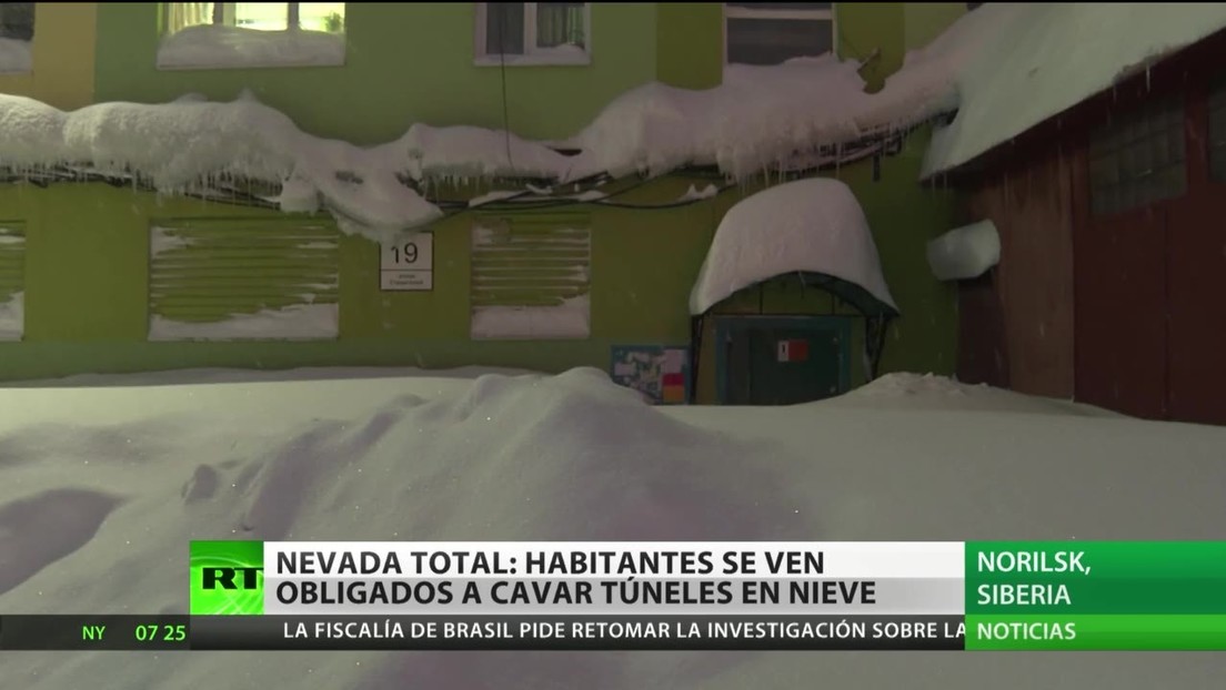 Fuertes nevadas azotan la ciudad rusa de Norilsk