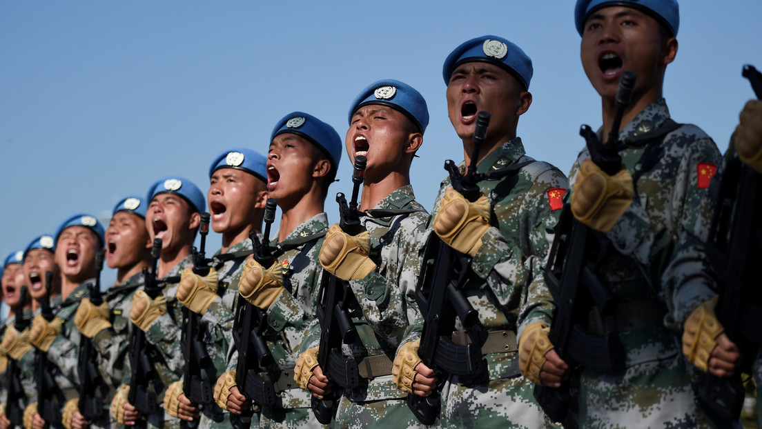 China está desarrollando súper soldados y "busca dominar EE.UU. y el resto del mundo", según el jefe de Inteligencia estadounidense