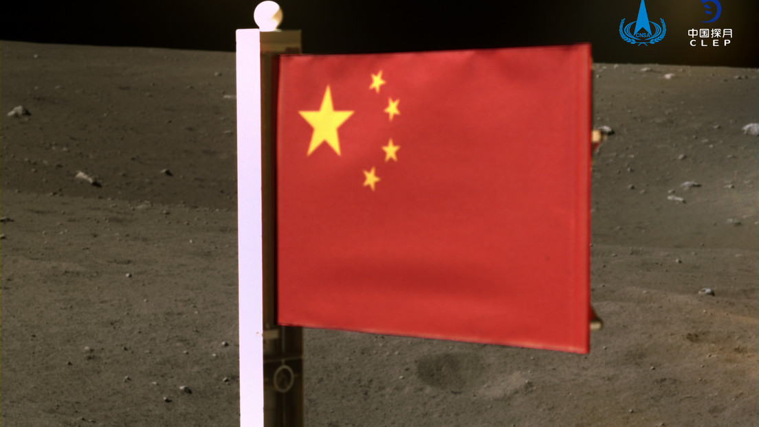 FOTOS: La sonda Chang'e-5 despliega la bandera de China sobre la superficie de la Luna