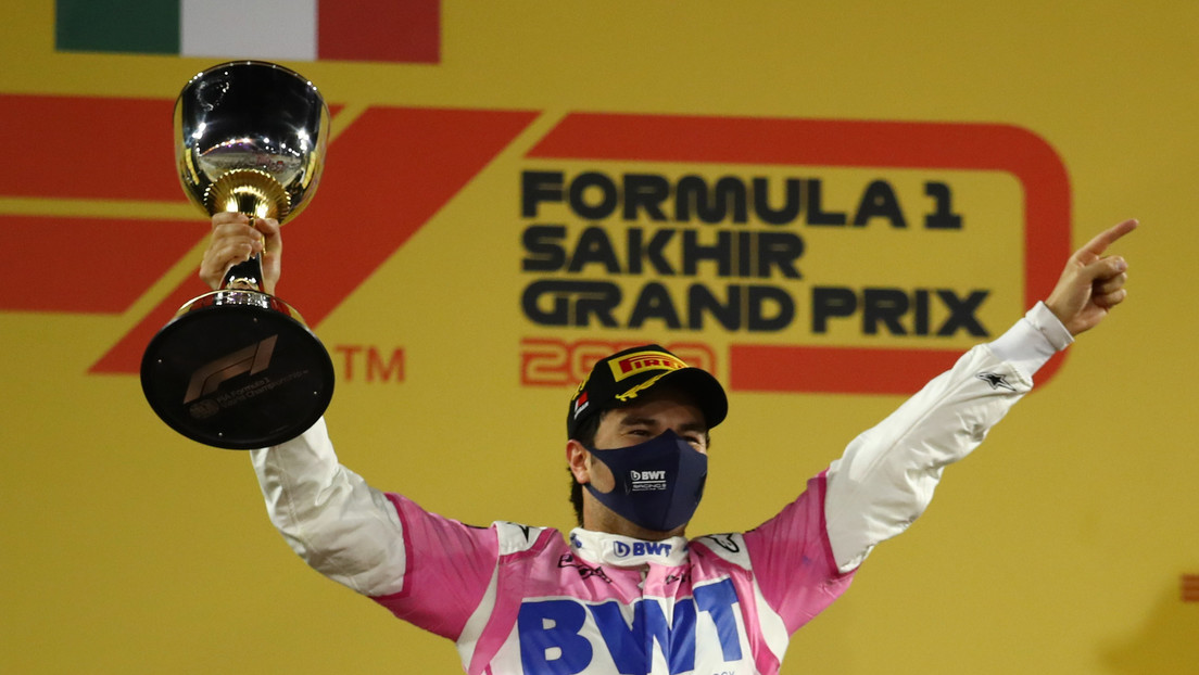 El piloto mexicano de F1 Checo Pérez consigue un histórico triunfo en el Gran Premio de Sakhir