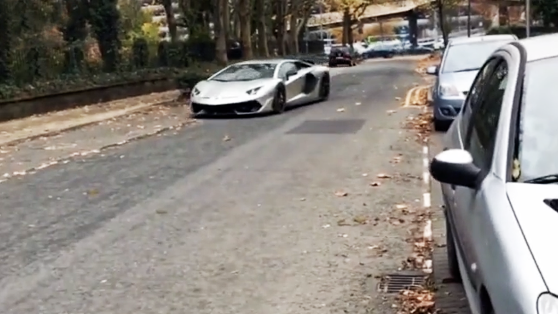 VIDEO: Un Lamborghini escapa de la Policía con una maniobra de película