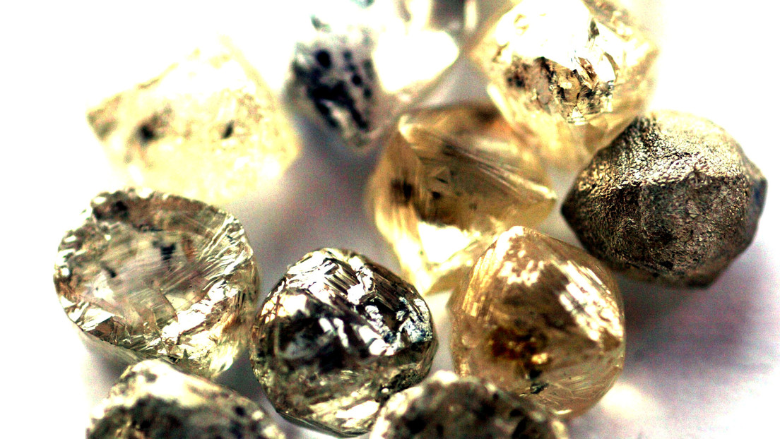 Un granjero halla un diamante de 14,98 quilates tras arrendar una parcela por menos de 3 dólares