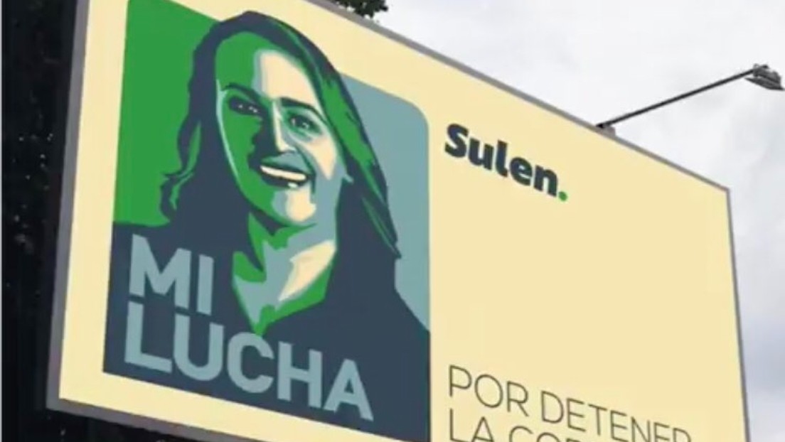 Candidata al Parlamento salvadoreño se promociona con la frase "Mi lucha" y la Red estalla en comparaciones con el libro de Hitler