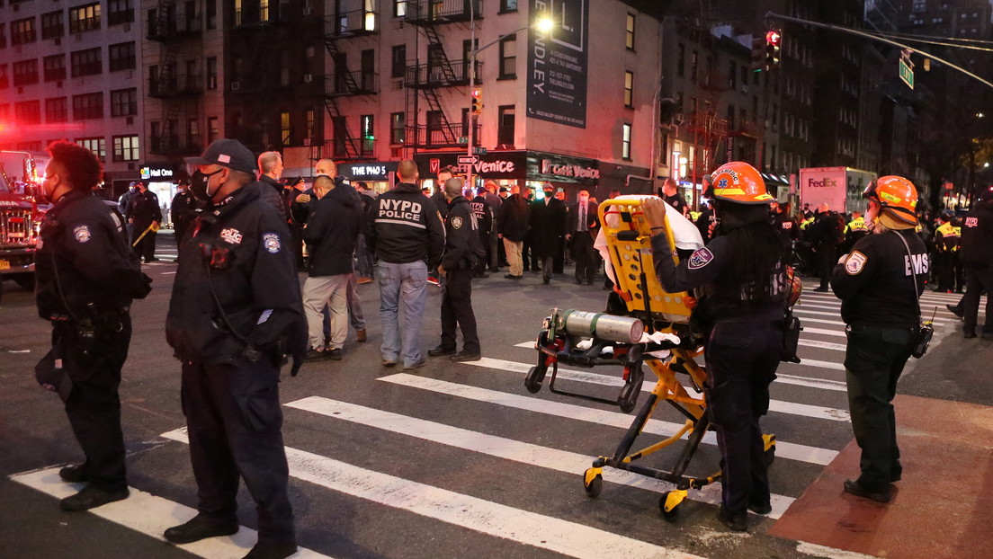 Un vehículo impacta contra manifestantes de Black Lives Matter en Nueva York y deja varios heridos