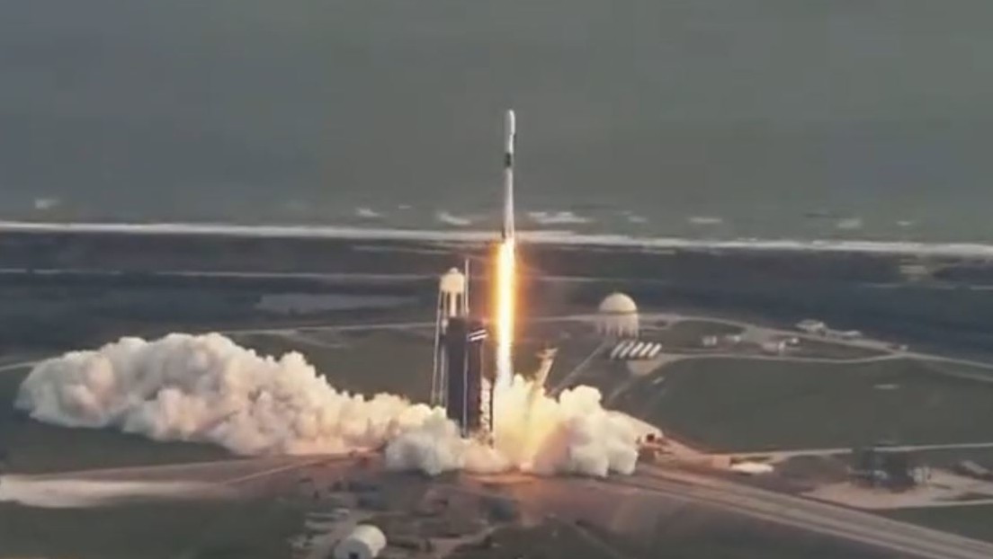 SpaceX lanza un Falcon 9 con un satélite de reconocimiento secreto de EE.UU.