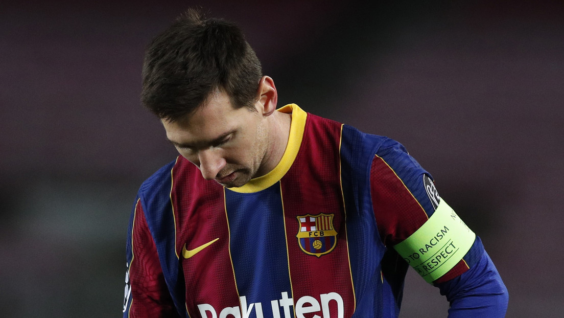 Exjugador del F.C. Barcelona afirma que Lionel Messi "vive un momento de decidir si se va o se queda" en el club
