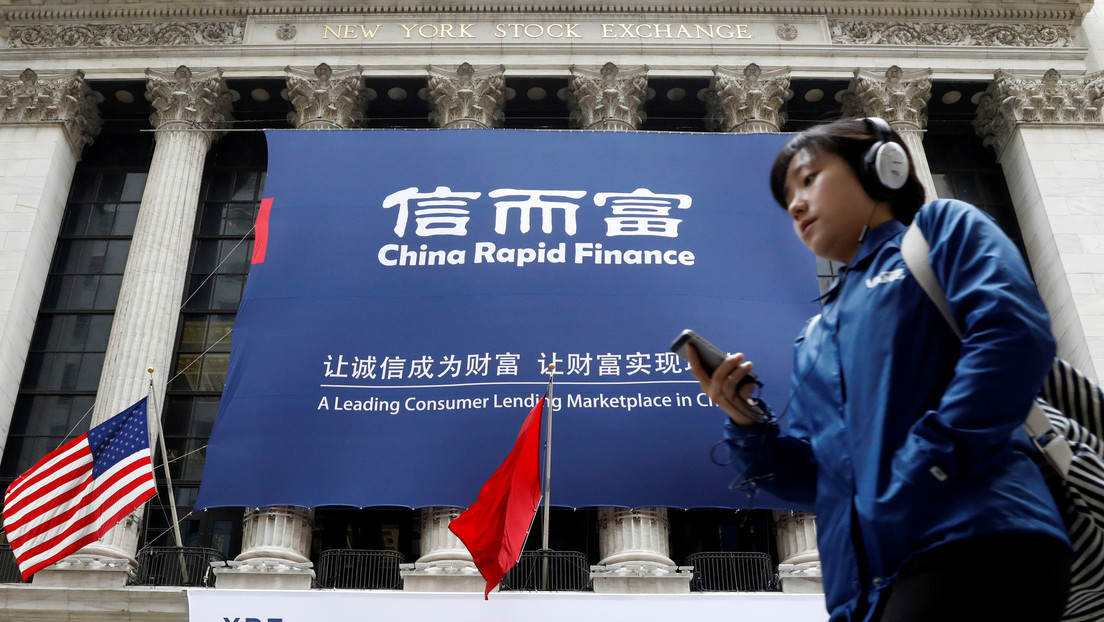 Pekín critica una ley de Trump que permitiría expulsar a las empresas chinas de las bolsas de EE.UU.