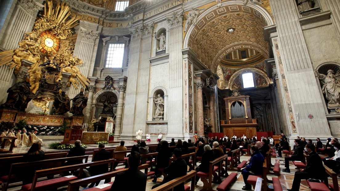 El Vaticano considera "inadecuado" el uso de fotocopias de la Biblia durante las misas