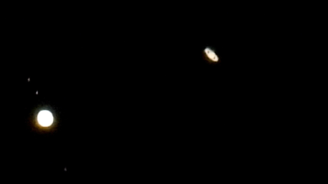 MEMES: La Red se llena de hilarantes 'fotos' de la conjunción de Júpiter y Saturno tomadas con teléfonos