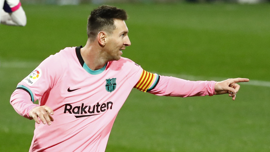 Messi supera a Pelé y se convierte en el máximo goleador de todos los tiempos con un mismo equipo