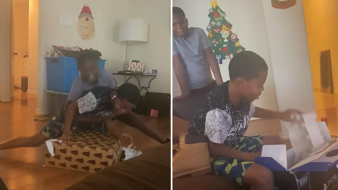 Troleo antes de Navidad: unos padres regalan a sus hijos una caja de PlayStation 5 llena de libros (VIDEO)