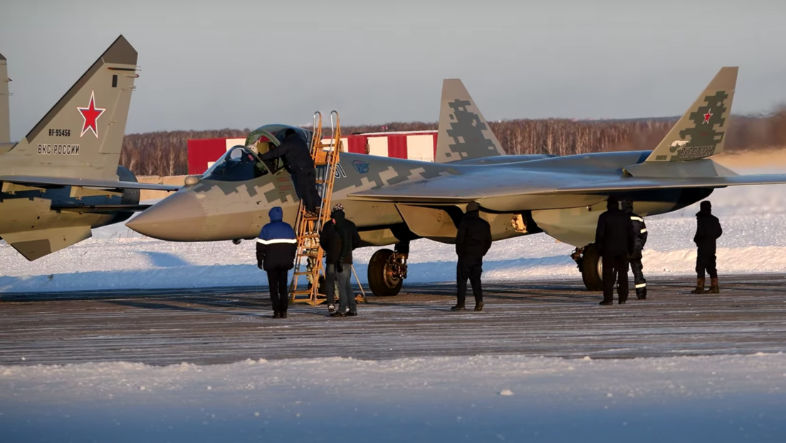 VIDEOS, FOTOS: Las Fuerzas de Defensa Aeroespacial de Rusia reciben el primer Su-57