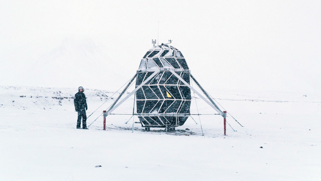 Instalan en Groenlandia una 'casa' plegable diseñada para misiones a la Luna, pasan 2 meses allí sin Internet, ni móviles y cuentan su experiencia