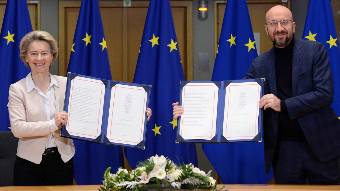 La UE y el Reino Unido firman su acuerdo comercial para regular su relación tras el Brexit