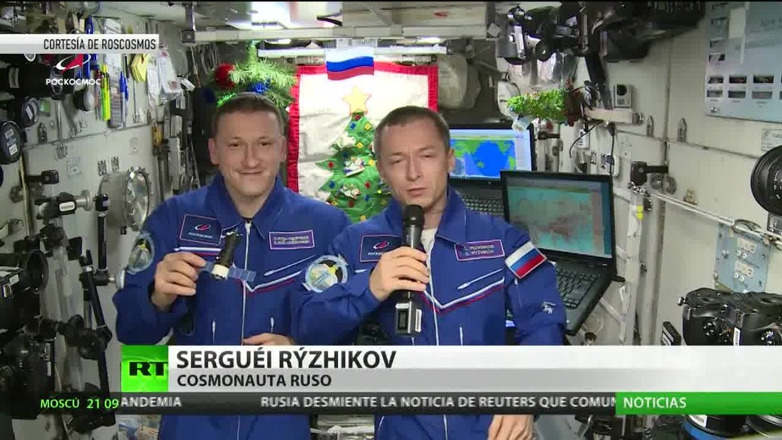Cosmonautas rusos mandan sus felicitaciones desde el espacio