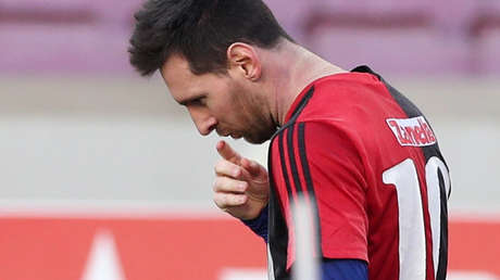 "Convertir la muerte en relaciones públicas": Críticas al Barcelona por celebrar el récord de interacciones que tuvo el homenaje de Messi a Maradona