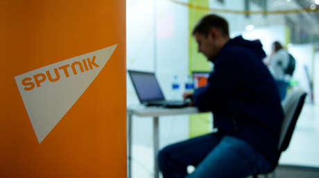 Cancillería rusa tacha de "acción punitiva" las causas penales "fabricadas" contra los periodistas de Sputnik en Letonia