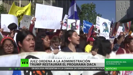 Juez ordena a la Administración Trump restaurar por completo el programa DACA