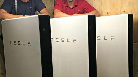 Dos ladrones roban 6 baterías Tesla por valor de 45.000 dólares, pero resulta una mala idea