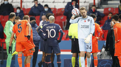 Nueva polémica en la Champions League por supuesta respuesta racista de integrante del Basaksehir a los árbitros