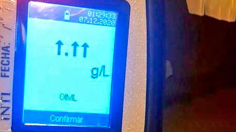 Un conductor ebrio 'rompe' el alcoholímetro con su aliento