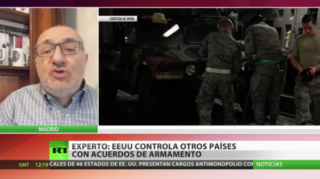 Experto: EE.UU. usa acuerdos de armamento para "mantener sujetos a determinados países"