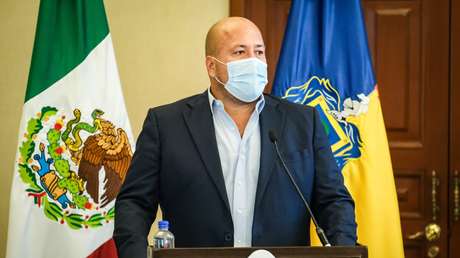 "Nadie usa cubrebocas a la hora de comer": El gobernador de Jalisco reacciona tras el polémico video donde aparece en un bar en plena pandemia