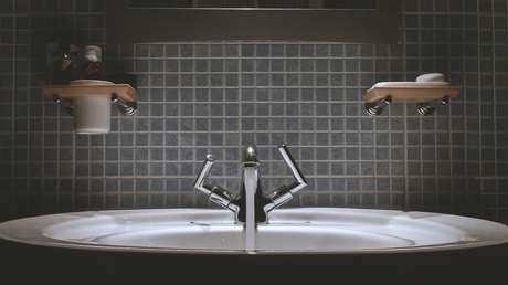 Hallan cámaras ocultas en el cuarto de baño en un consultorio dental en EE.UU.