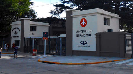'Vuelos de la muerte', viajes 'low cost' y posible "desvío de fondos": las polémicas detrás del aeropuerto argentino que el Gobierno decidió paralizar