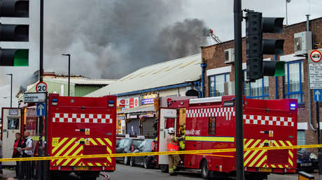 FOTO: Pirómanos incendian 70 superdeportivos, incluidos varios Ferrari, Lamborghini, Porsche y Jaguar