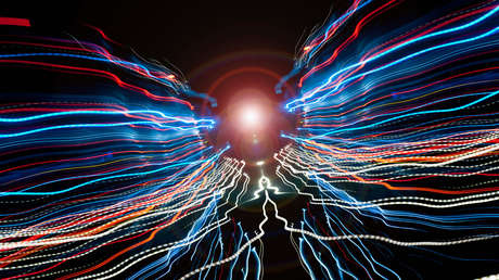 Científicos demuestran por primera vez ondas ópticas invertidas en el tiempo (VIDEO)