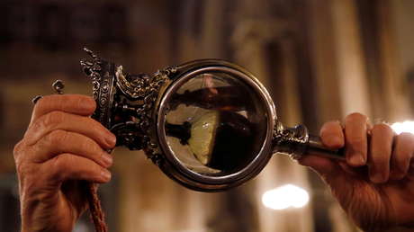 La sangre de un santo italiano no se licúa y muchos lo consideran el presagio de un desastre inminente