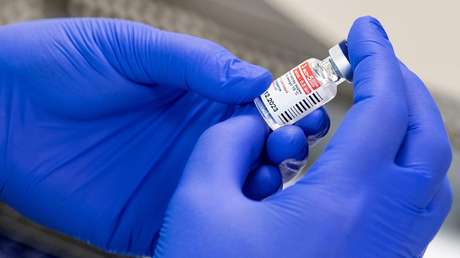 El portavoz de Putin confirma que el presidente ruso anunciará su vacunación "en un futuro próximo"