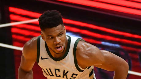 Los Bucks de Milwaukee establecen una nueva marca histórica en la NBA al anotar 29 triples en un solo juego