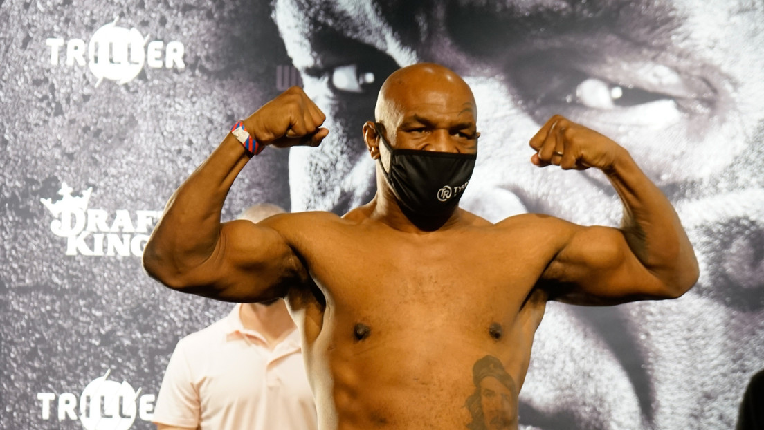 Mike Tyson entrena en una jaula de MMA y entusiasma a sus seguidores (VIDEO)