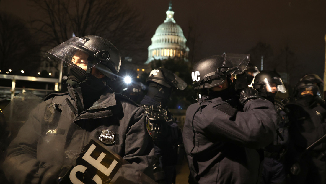 Declaran seguro al Capitolio de EE.UU., tras 4 horas de tensión y enfrentamientos con la Policía